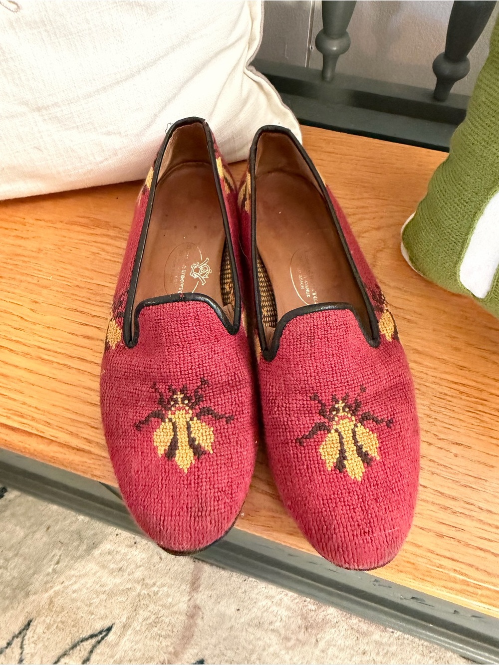 Stubbs & Wootton Red Bee Embroidered Loafers - Womens 7.5
